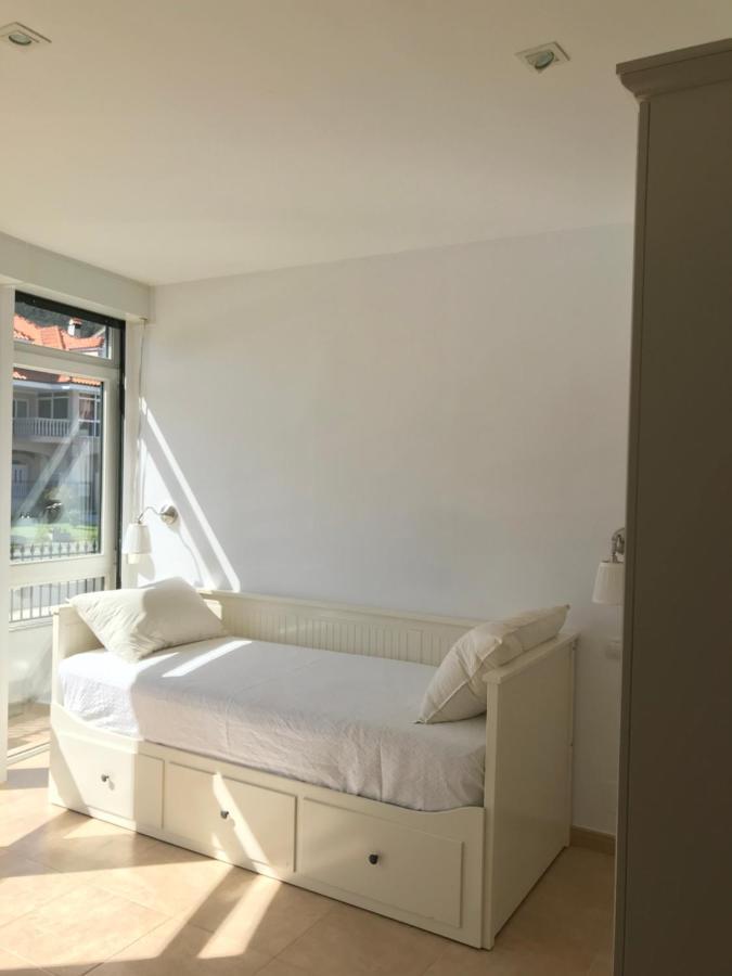 Apartamento Con Terraza Primera Linea De Playa Finisterre Eksteriør billede